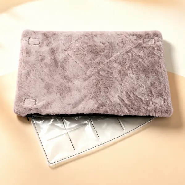 heated pet mat with removable heating layer detail